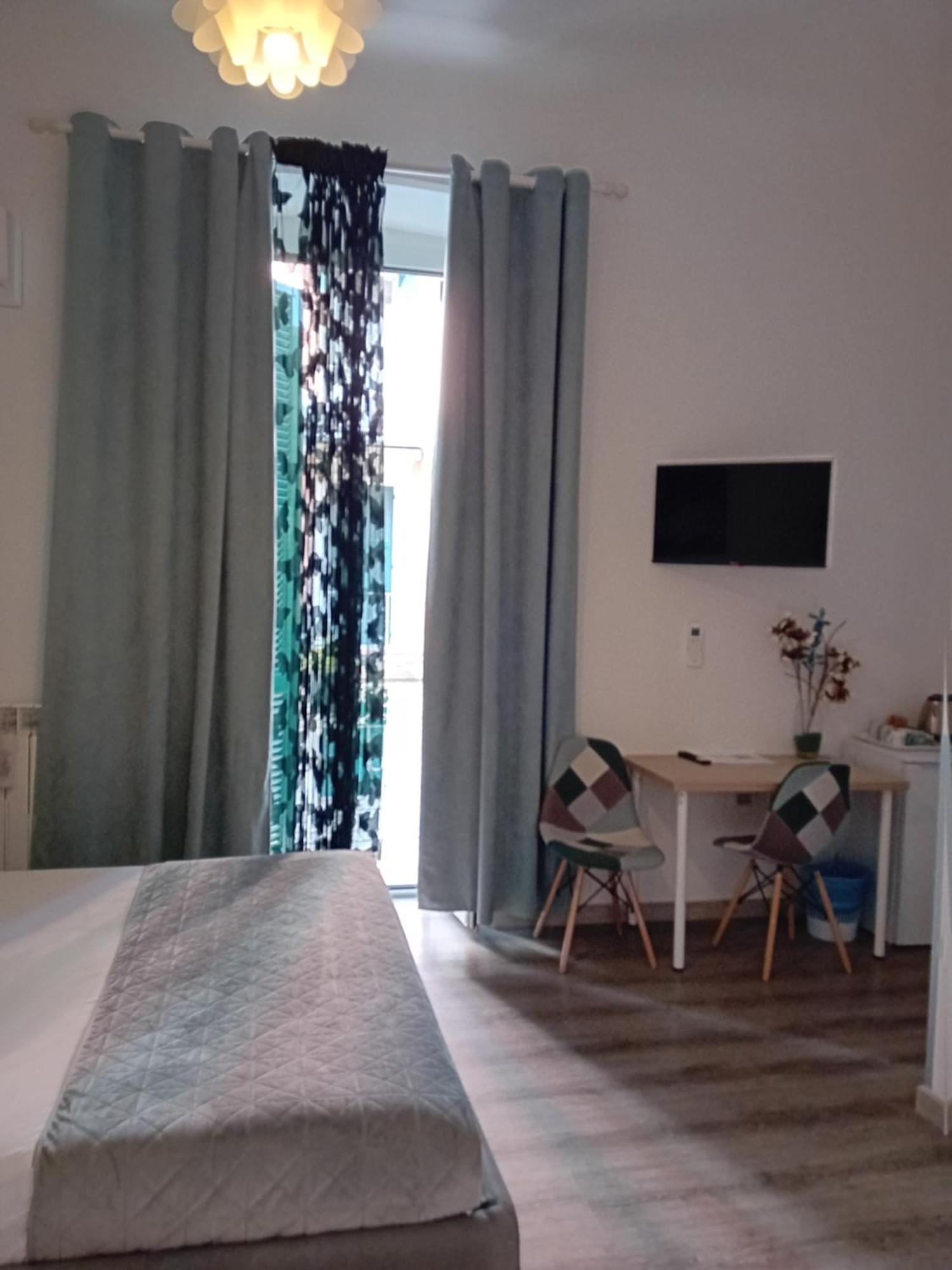 Titi Rooms La Spezia Room photo